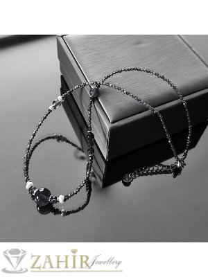 Фино ръчно изработено колие от малки 3 мм естествени камъни черен турмалин и топче черен ахат 10 мм, стоманени накрайници - KA1035